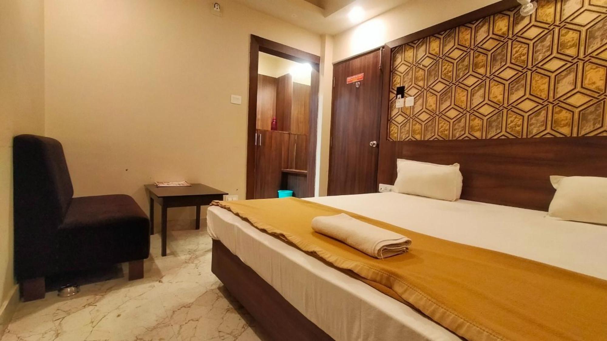 Hotel Park View - Lift Facilities- Near Sea Beach Best Choice Of Travellers By Morservices Puri Buitenkant foto