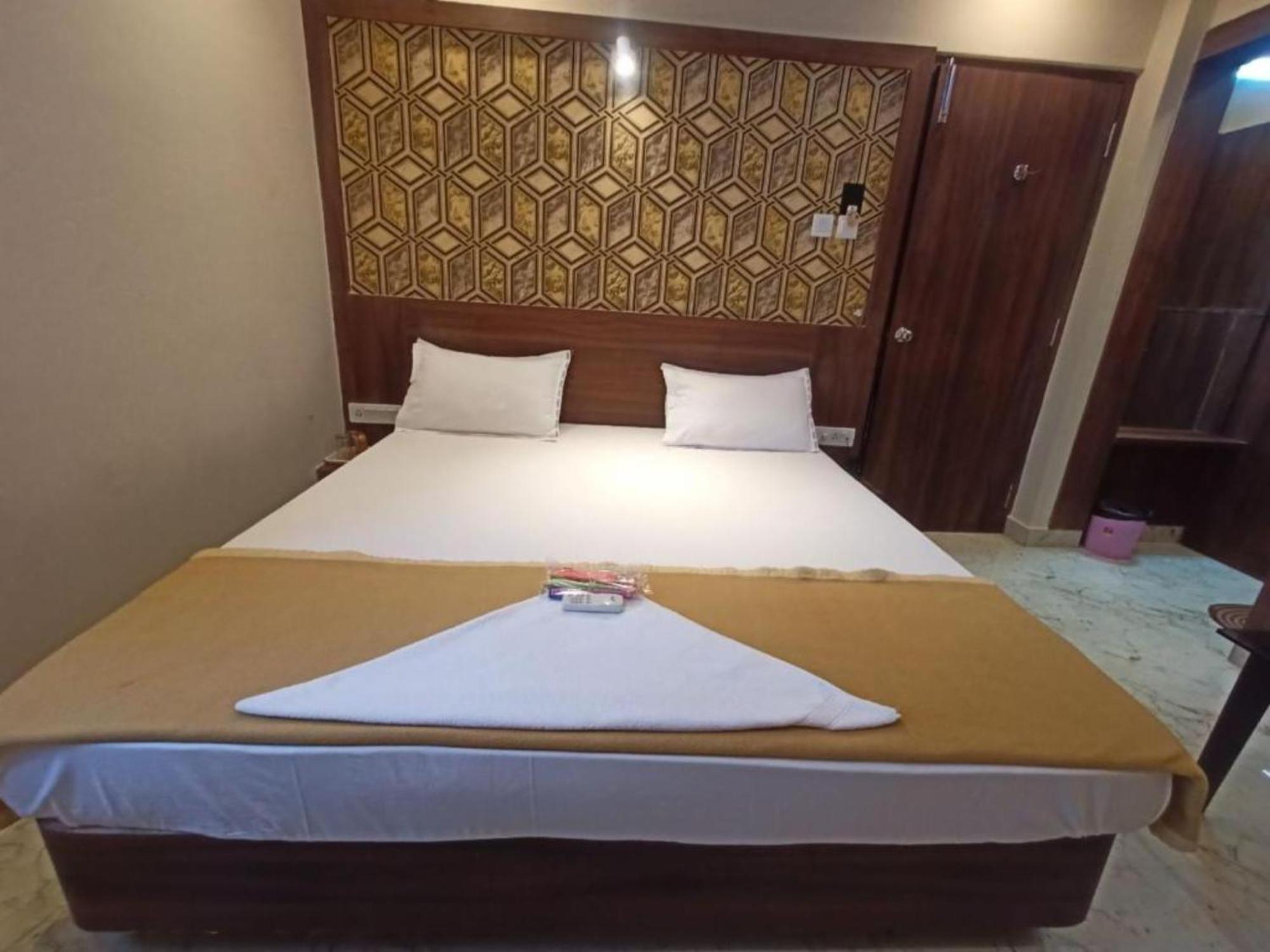 Hotel Park View - Lift Facilities- Near Sea Beach Best Choice Of Travellers By Morservices Puri Buitenkant foto