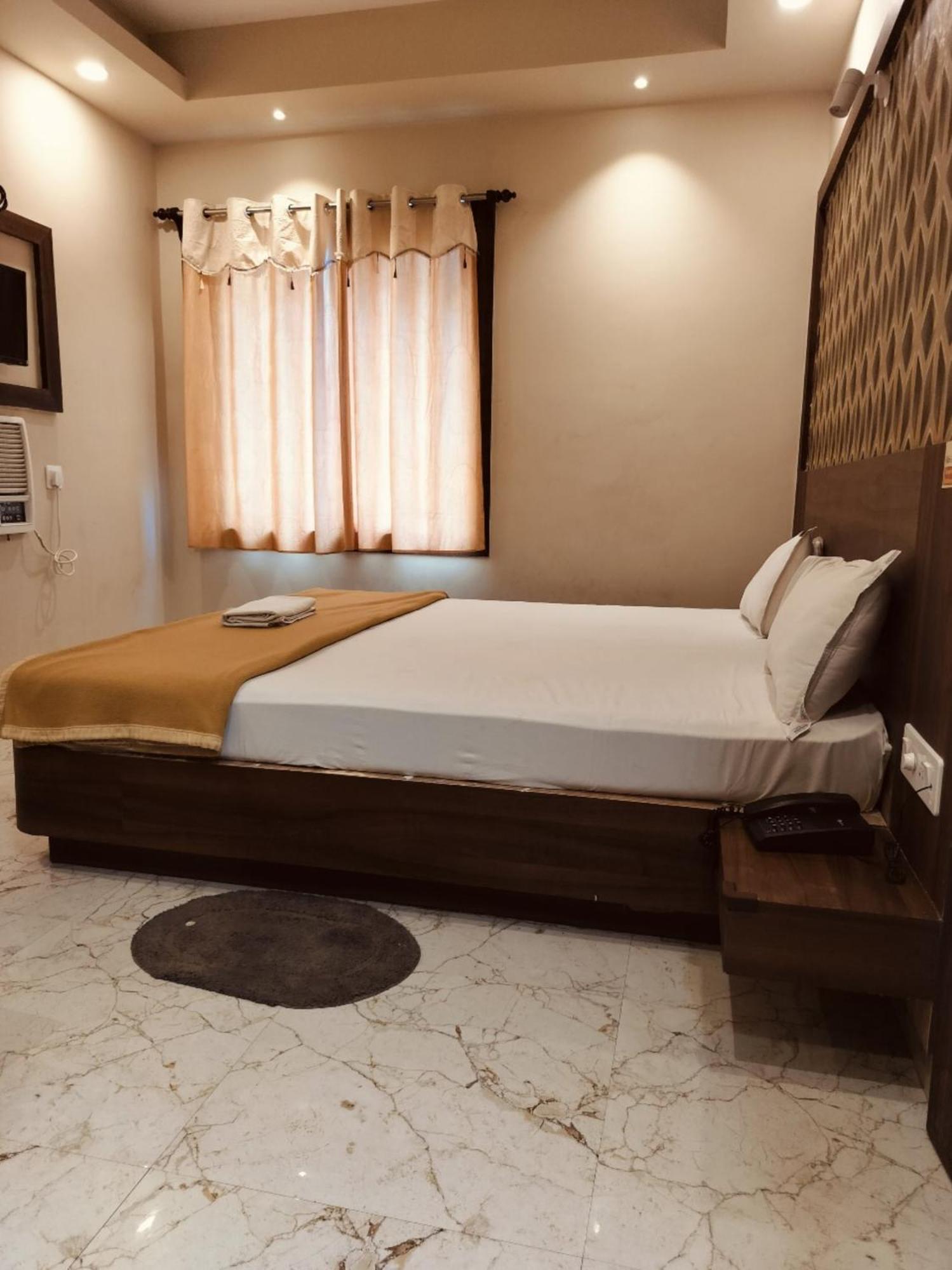 Hotel Park View - Lift Facilities- Near Sea Beach Best Choice Of Travellers By Morservices Puri Buitenkant foto
