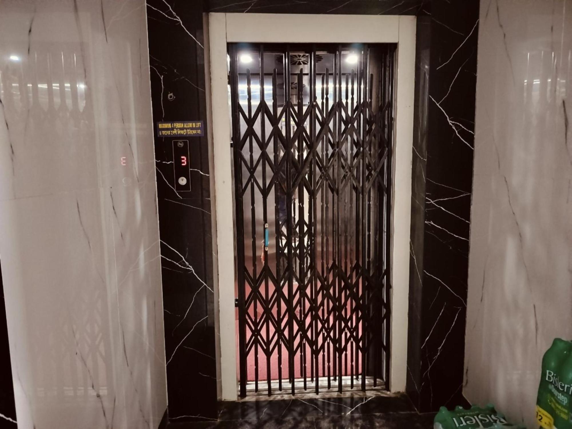 Hotel Park View - Lift Facilities- Near Sea Beach Best Choice Of Travellers By Morservices Puri Buitenkant foto